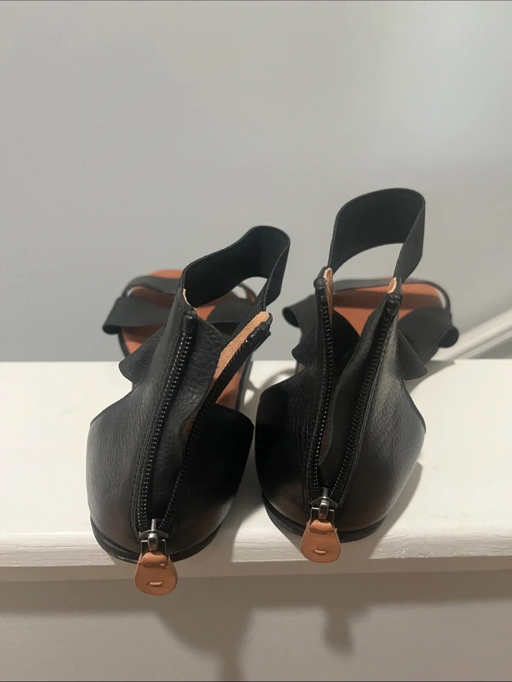 Gentle Souls Kenneth Cole 11 NWOT Black Leather Break Elastic Sandals Gladiator